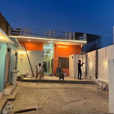 Shakuntala Guest House Ayodhya Extérieur photo