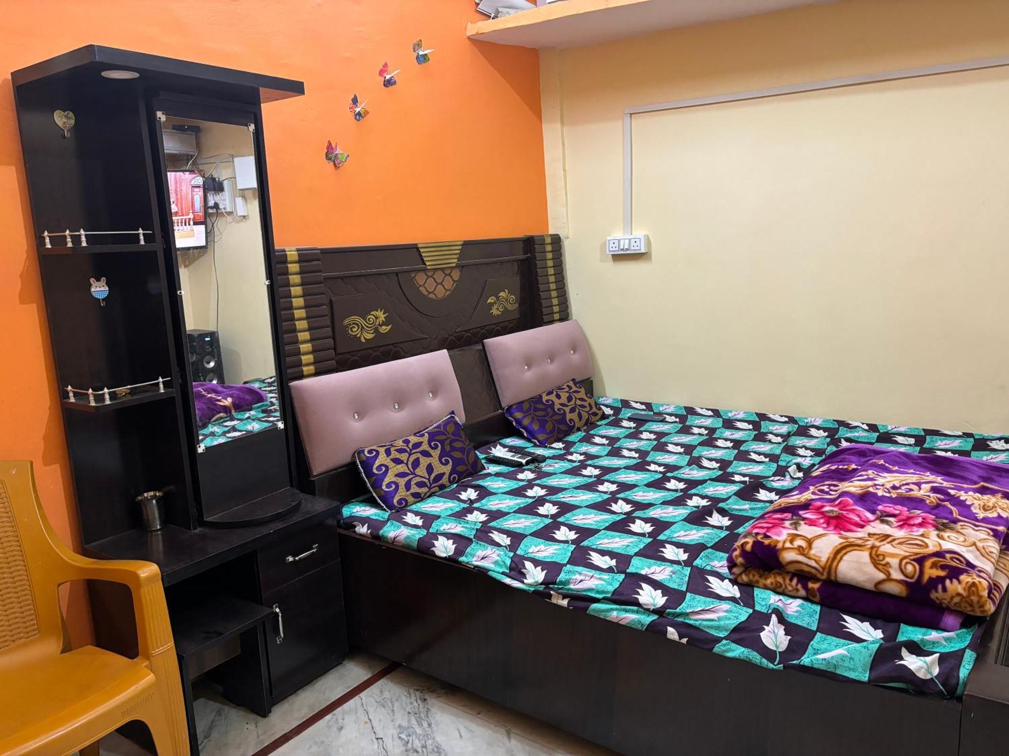 Shakuntala Guest House Ayodhya Extérieur photo
