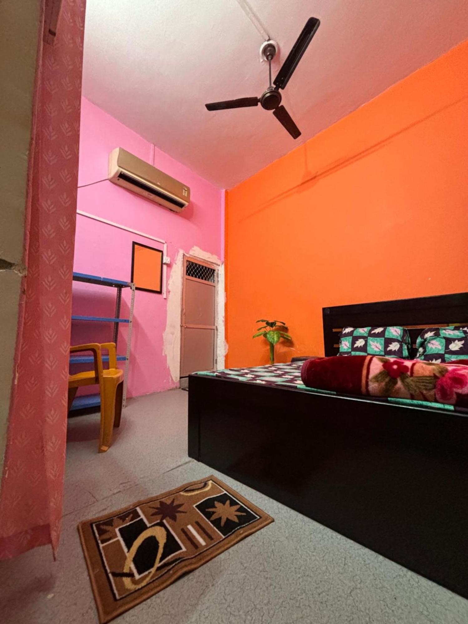 Shakuntala Guest House Ayodhya Extérieur photo