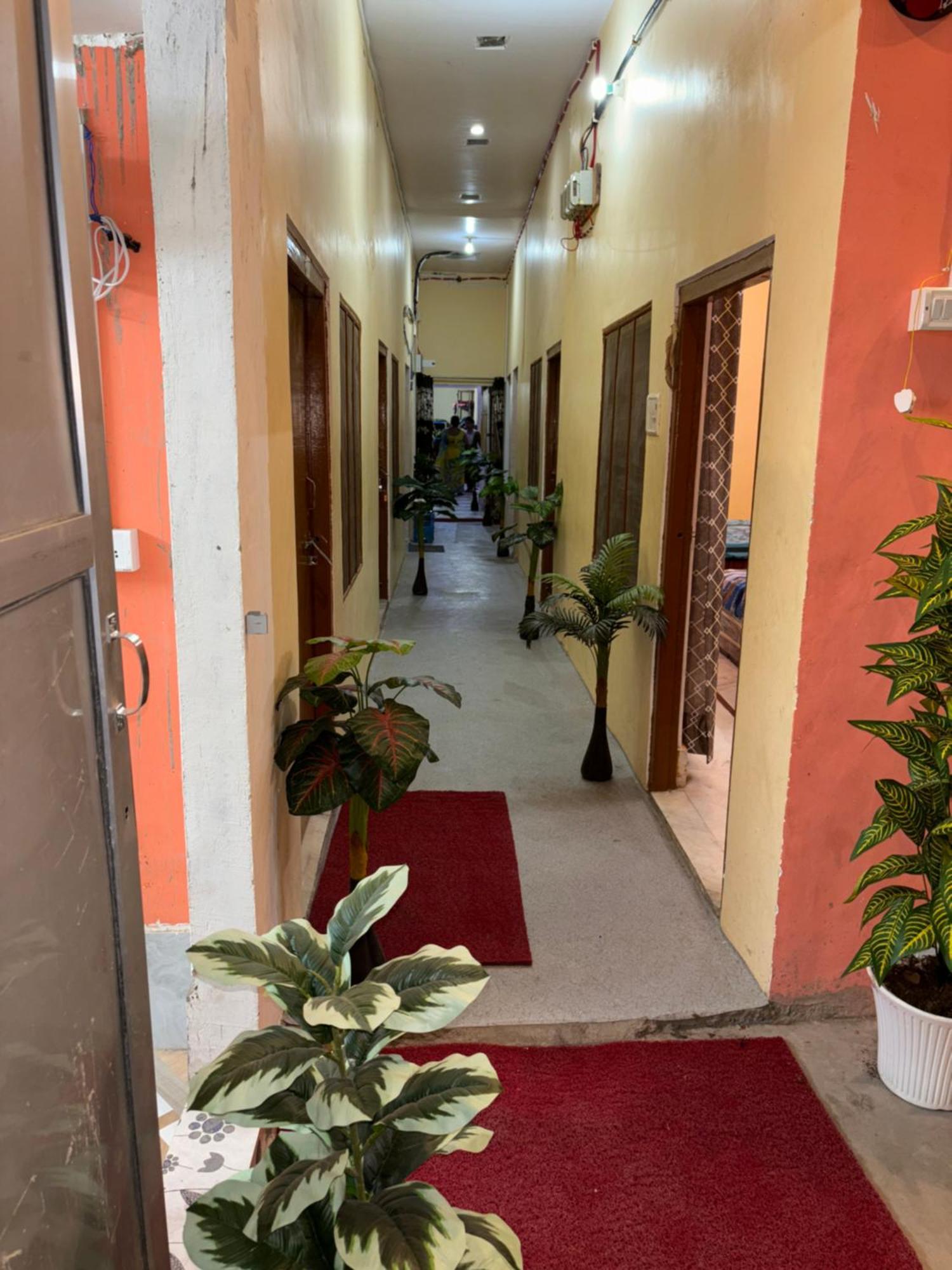 Shakuntala Guest House Ayodhya Extérieur photo